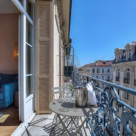 Maison Lamartine - Ξενοδοχείο με διαμερίσματα 4*