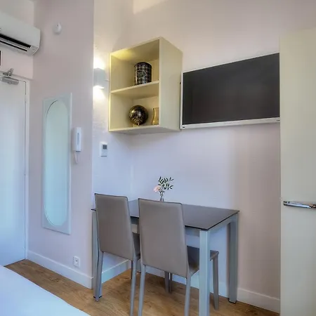 Ξενοδοχείο με διαμερίσματα Maison Lamartine - 4*