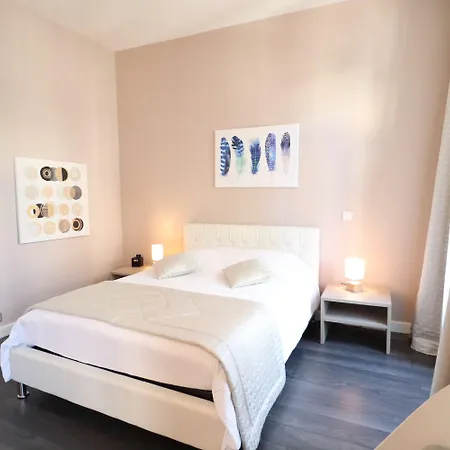 Maison Lamartine - アパートホテル 4*